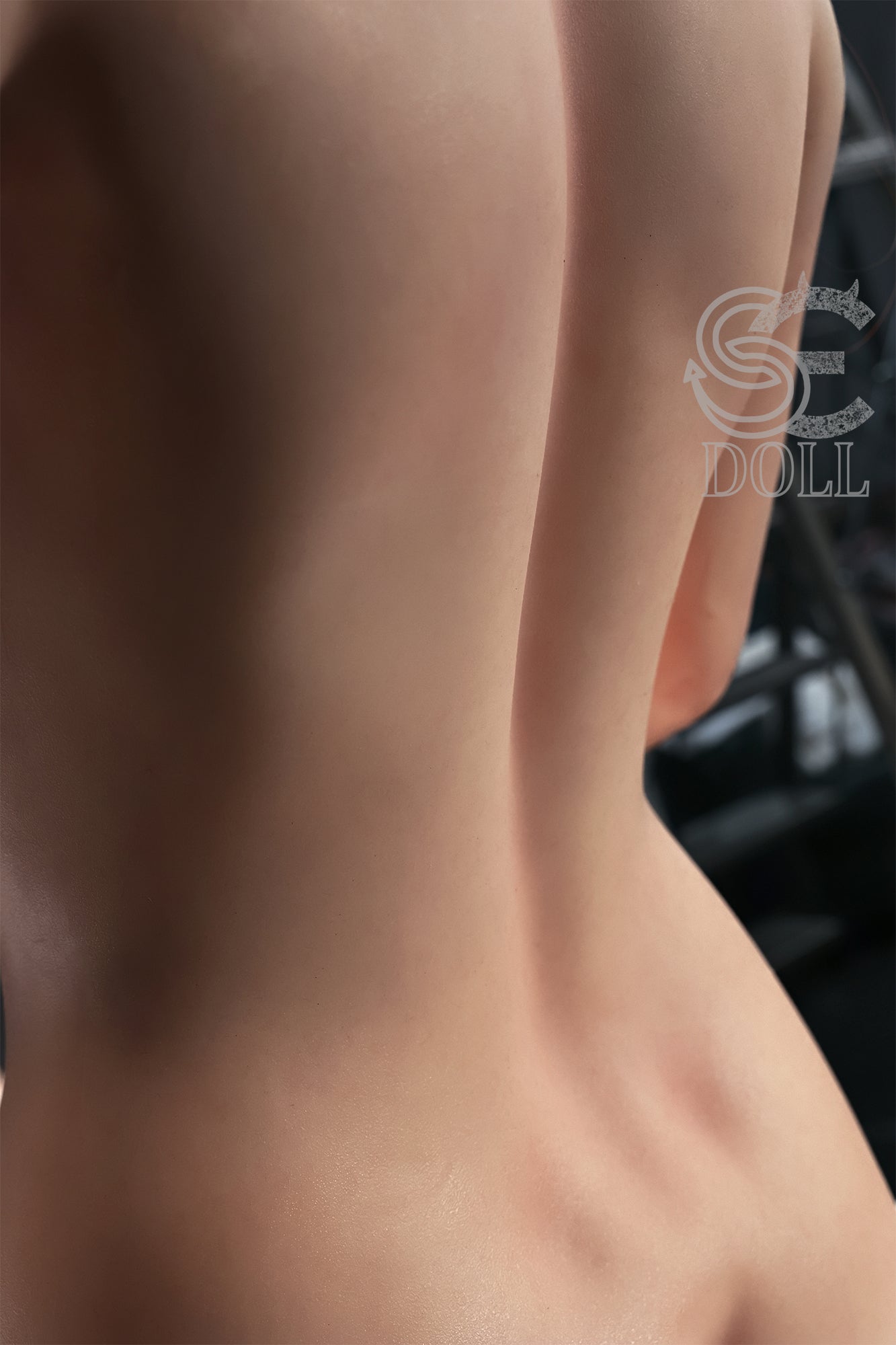 Sex doll with nice and soft back