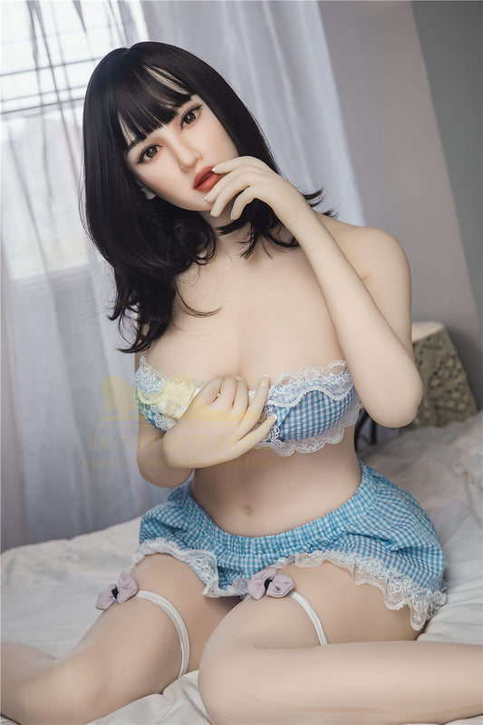 Beautiful Latina sex doll ready to fuck you nonstop