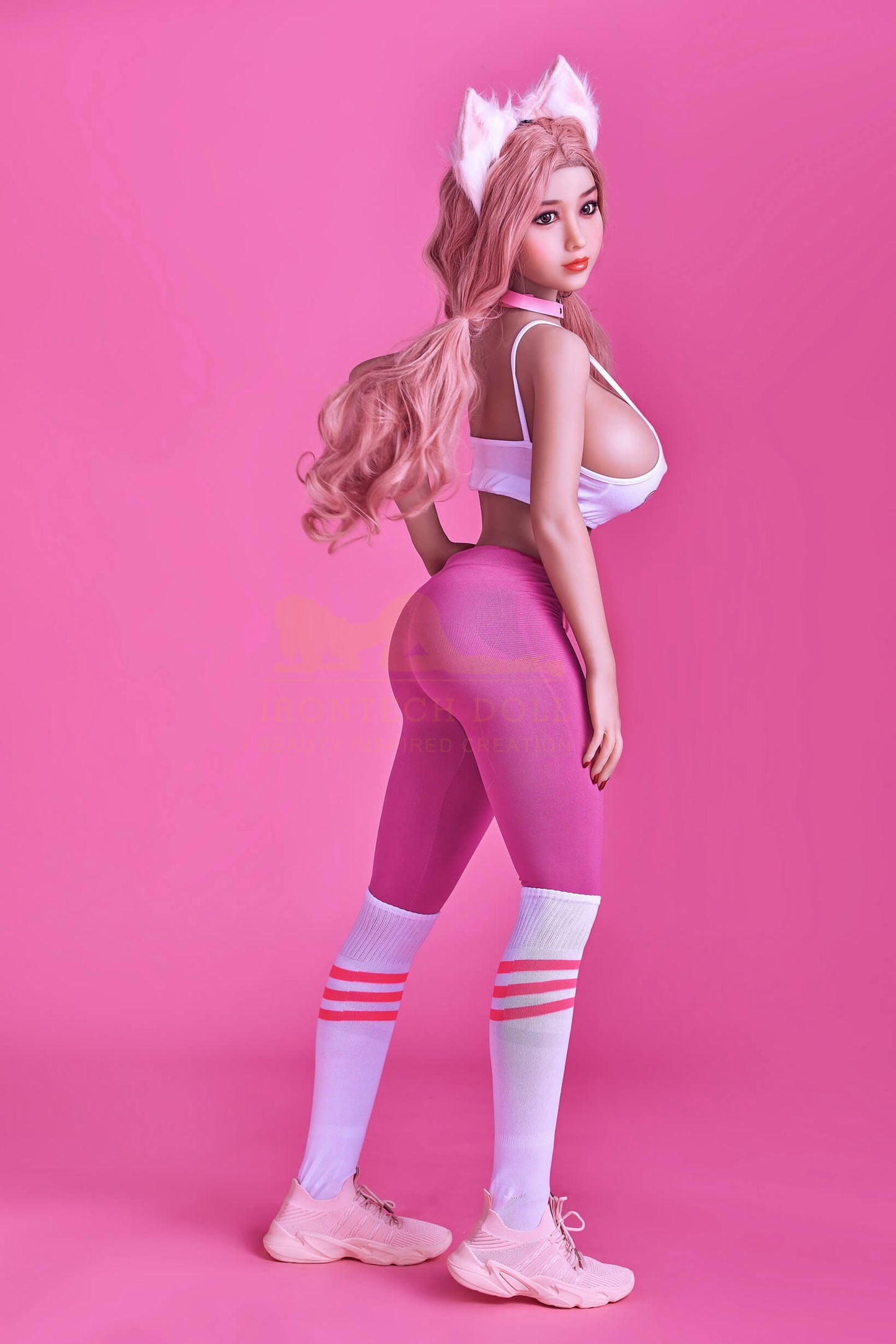 Athletic sex doll with big ass 