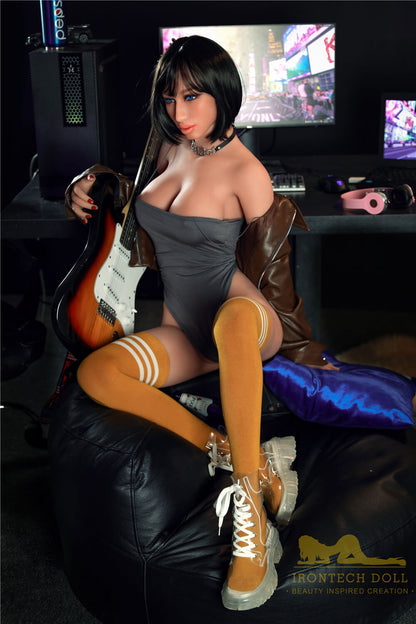 Sex doll style guitarist on dollslovers.com