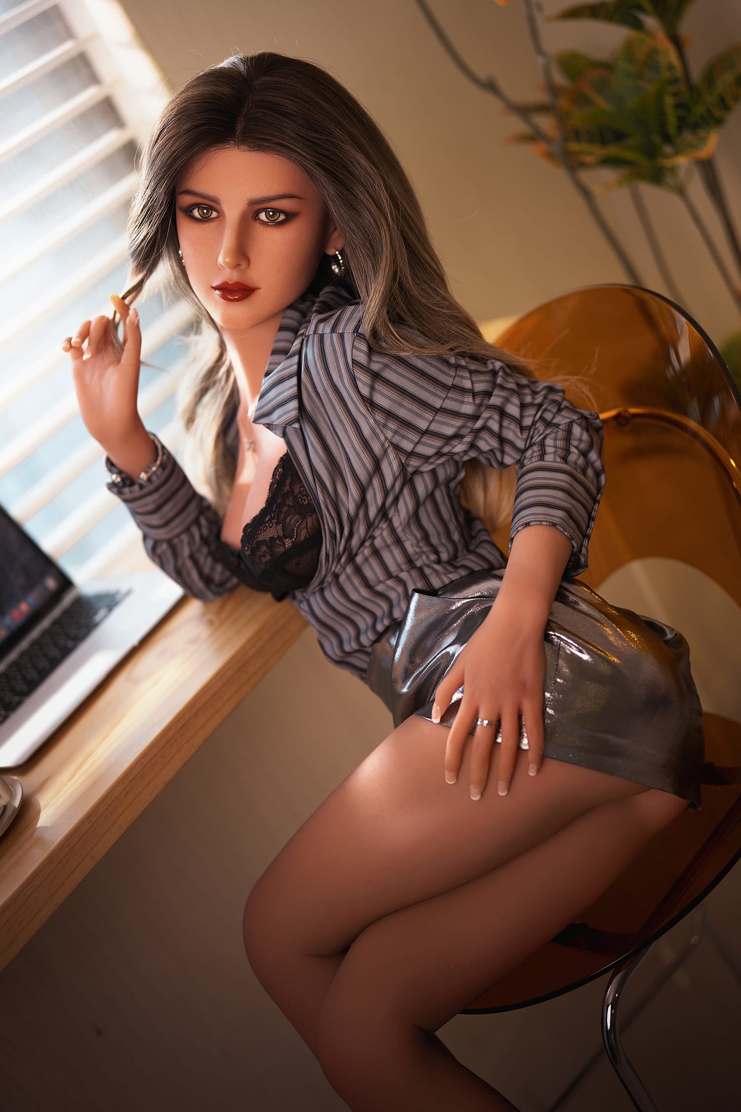 Sex doll with brown hair 