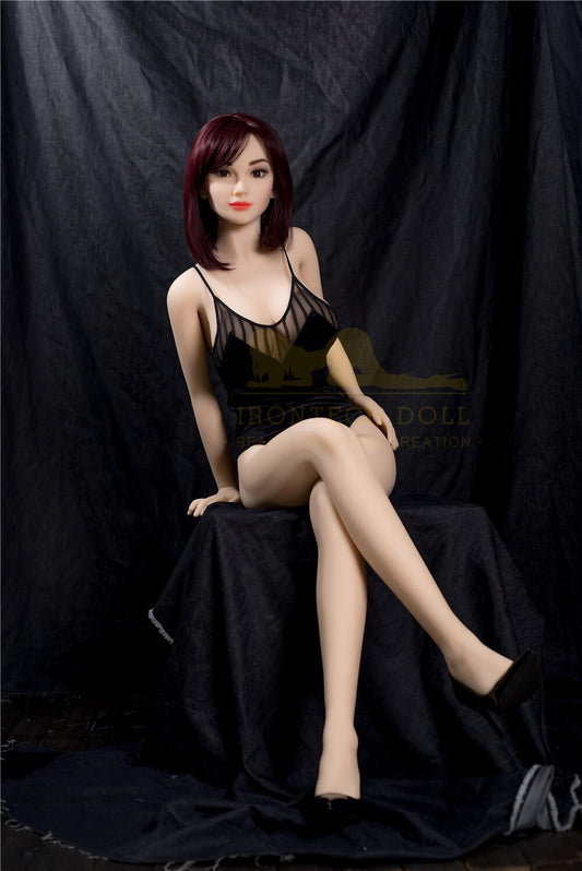 Hi, I'm Hellen, the hottest sex doll, and I want to meet you. 