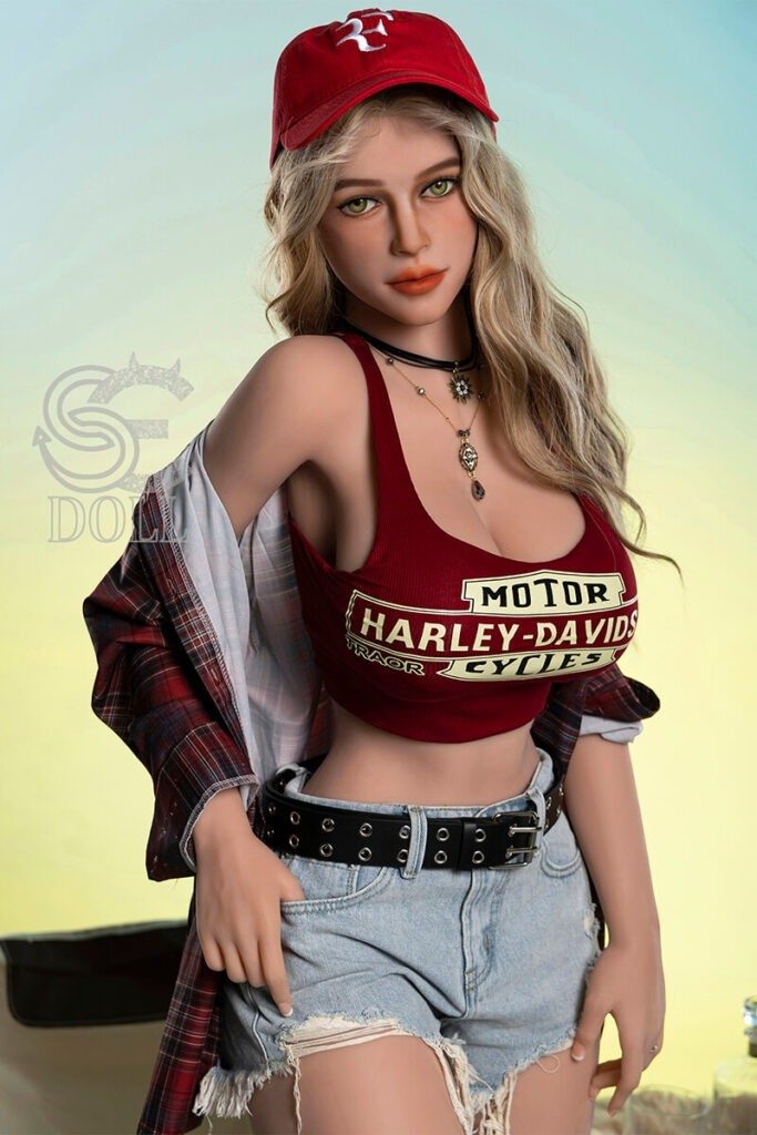 Retro skater aesthetic on a 161cm SEDOLL TPE doll