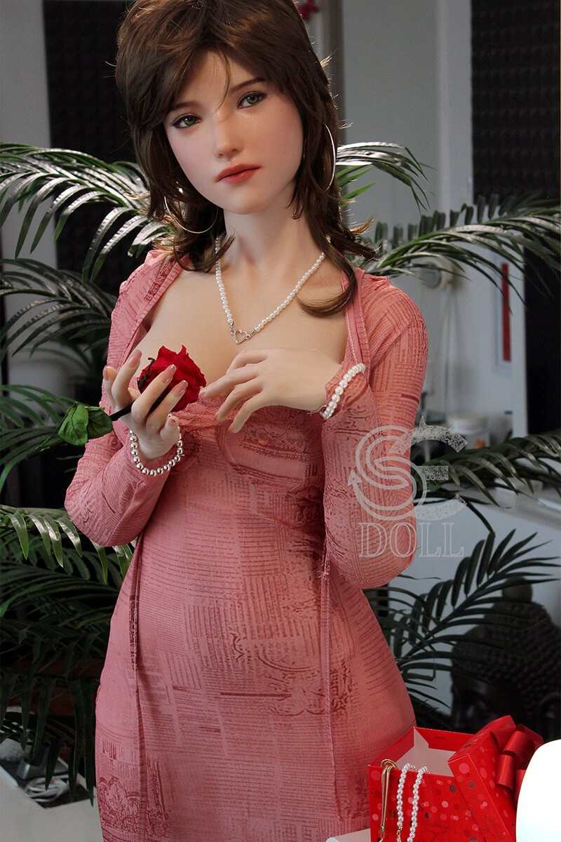 Queena.H 165cm full silicone doll with a graceful feminine silhouette