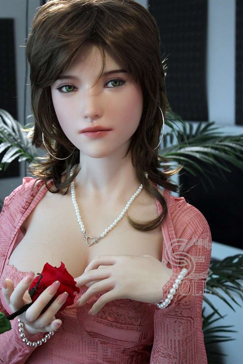 Queena.H with Head #083SO and Makeup Type H