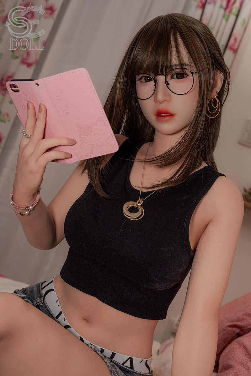 Beautiful Face and Makeup by SEDOLL