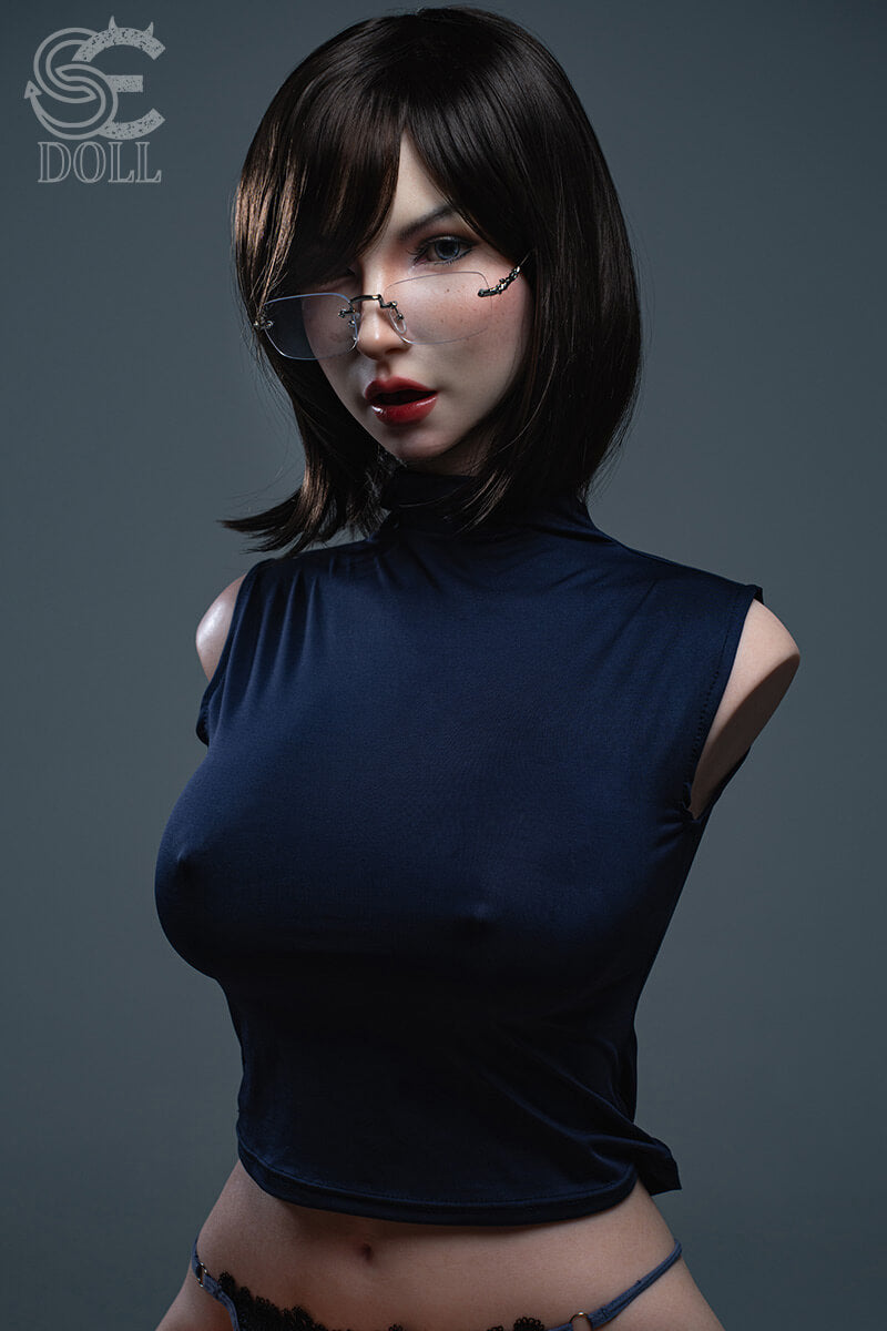 Zoe Ellis.A 114cm silicone torso doll with pronounced curves by SEDOLL